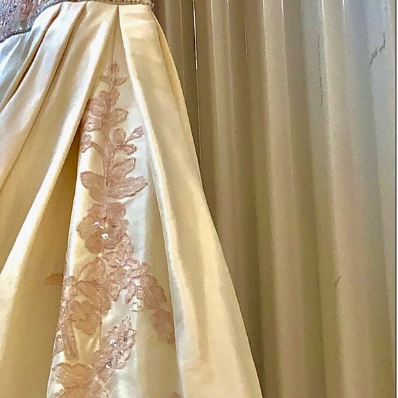 Pink 'Lace' Princess Dress - Picture 11 of 16